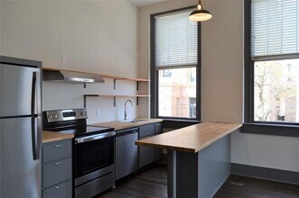 5 W Houston St in Paris, TX - Building Photo - Building Photo