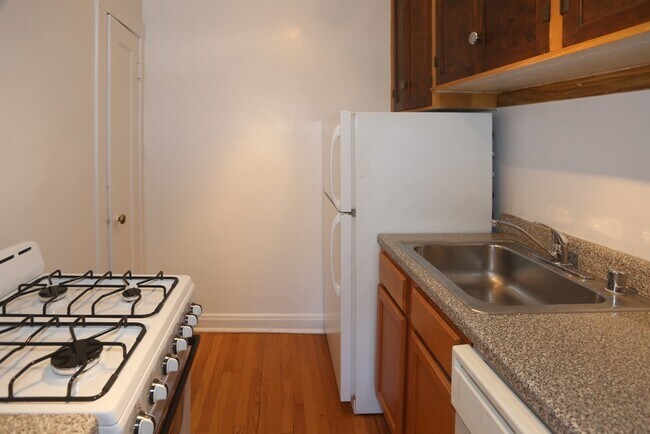6200 N Clark St in Chicago, IL - Building Photo - Building Photo