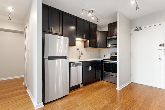 3600 N Lake Shore Dr in Chicago, IL - Building Photo - Building Photo