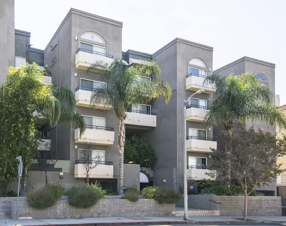 Sierra Ridge Apartments in Los Angeles, CA - Foto de edificio