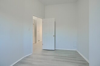 800 N Fulton Ave in Baltimore, MD - Foto de edificio - Building Photo