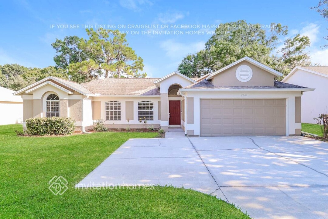7681 Greenboro Dr in Melbourne, FL - Building Photo