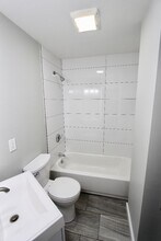 94 E Cottage St, Unit 3 in Boston, MA - Building Photo - Building Photo