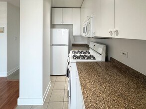 4335 W Irving Park Rd in Chicago, IL - Building Photo - Building Photo