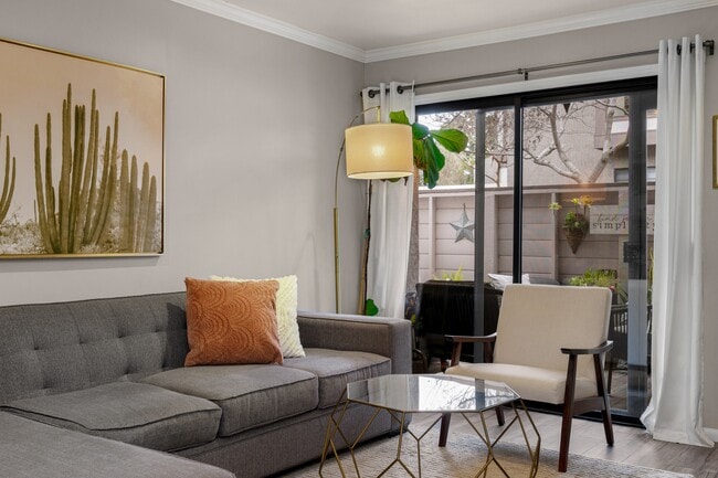 9189 Village Glen Dr in San Diego, CA - Building Photo - Building Photo