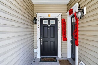 507 Greenland Square in Highland Park, NJ - Foto de edificio - Building Photo