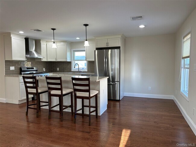 59 New Hampshire Ave in Massapequa, NY - Building Photo - Building Photo