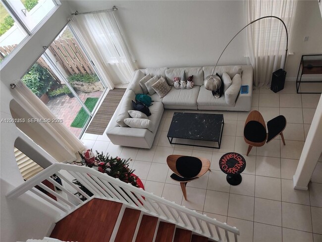 8041 NW 114th Pl in Medley, FL - Building Photo - Building Photo