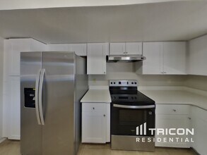 3629 W Kelton Ln in Phoenix, AZ - Building Photo - Building Photo