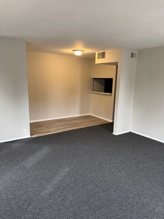 221 Cookstown New Egypt Rd, Unit F4 in Cookstown, NJ - Foto de edificio