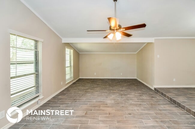 2902 Branch Oaks Dr in Garland, TX - Building Photo - Building Photo