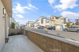 236 Yerba in Irvine, CA - Building Photo - Building Photo