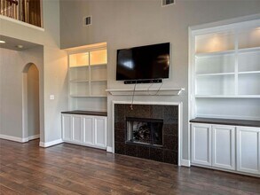 12805 Flat Creek Dr in Pearland, TX - Foto de edificio - Building Photo