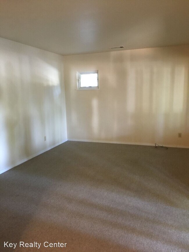 5468 Carlson Dr photo'