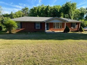 504 Luther Rd in Dickson, TN - Foto de edificio - Building Photo