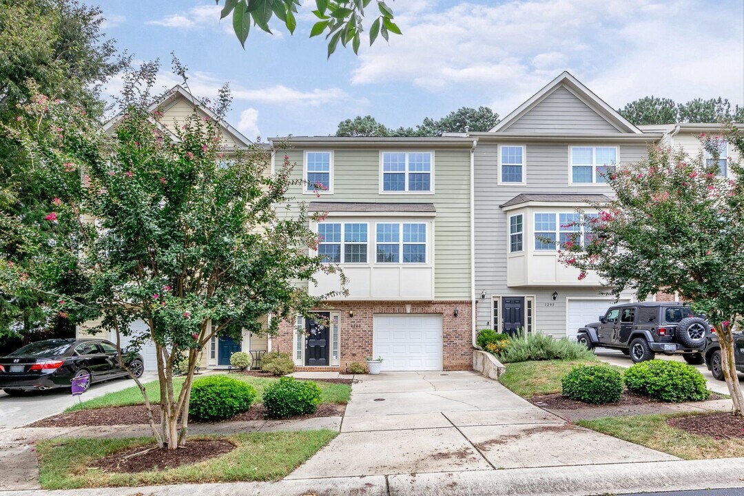 1203 Heritage Links Dr in Wake Forest, NC - Foto de edificio