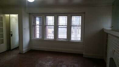 2776 N 53rd St, Unit Upper in Milwaukee, WI - Building Photo - Building Photo