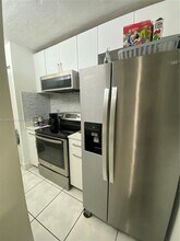 9706 Hammocks Blvd in Miami, FL - Building Photo - Building Photo