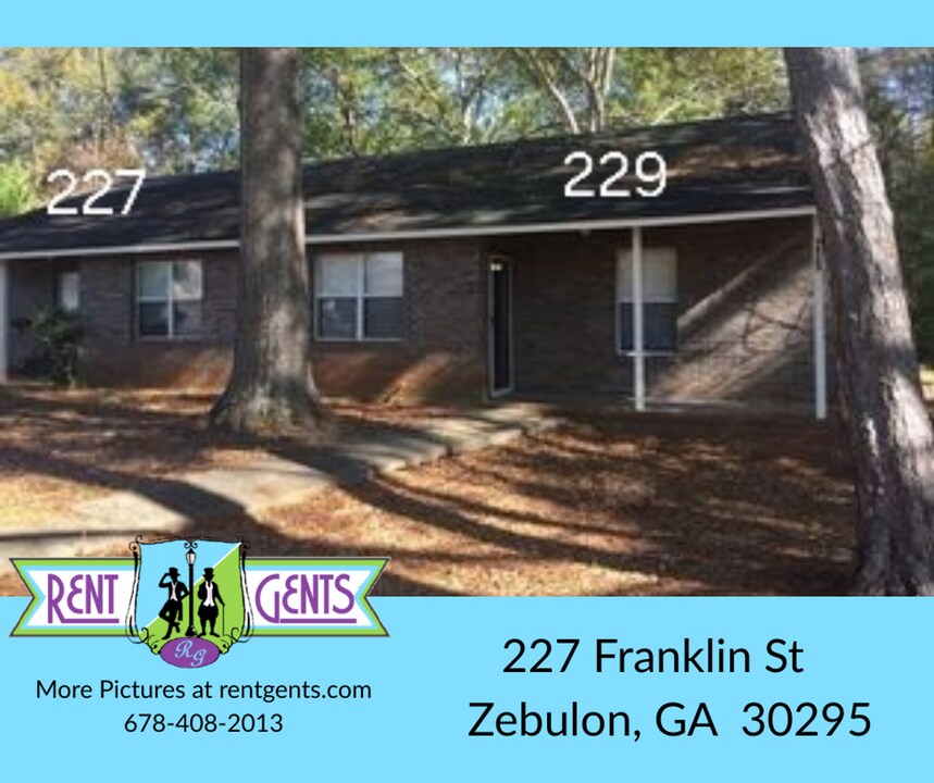 227 Franklin St in Zebulon, GA - Building Photo