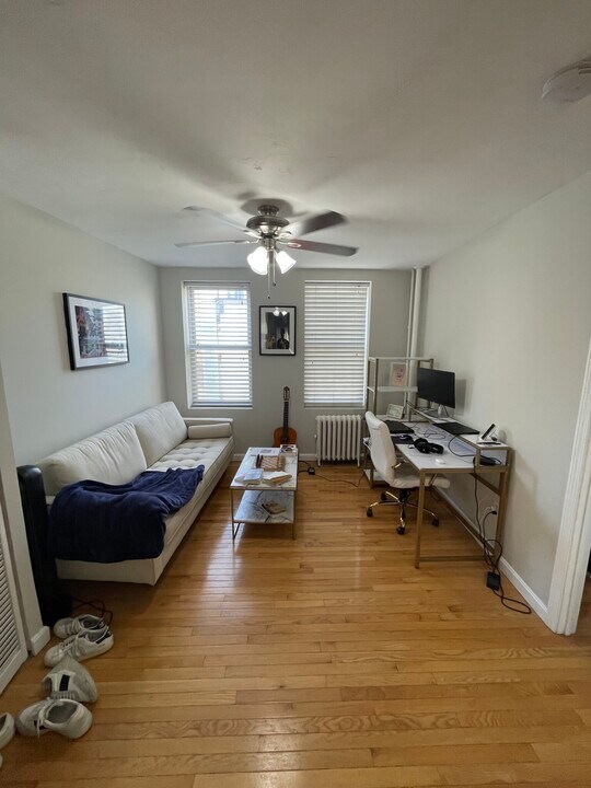232 Hanover St, Unit 2 in Boston, MA - Building Photo