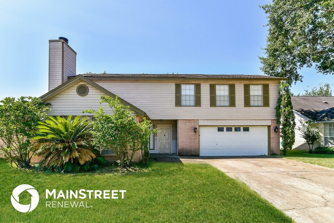 14815 Oak Pines Dr in Houston, TX - Building Photo