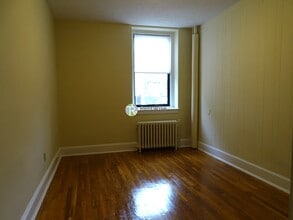 223 Essex St in Melrose, MA - Foto de edificio - Building Photo