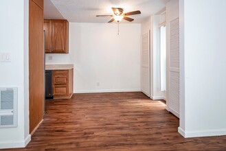 5514 Armitos Ave in Goleta, CA - Foto de edificio - Building Photo