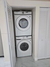 900 NE 154th St in Miami, FL - Building Photo - Building Photo