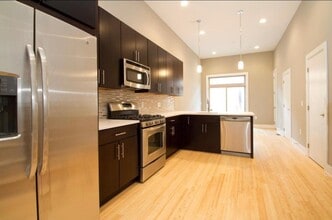 919 N 5th St, Unit Unit 17 in Philadelphia, PA - Foto de edificio - Building Photo