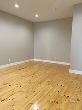 219 E Main St, Unit 200 in Johnson City, TN - Foto de edificio - Building Photo