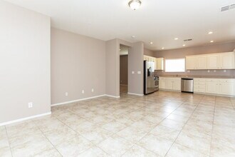 944 Lucky Bamboo Dr in Henderson, NV - Foto de edificio - Building Photo