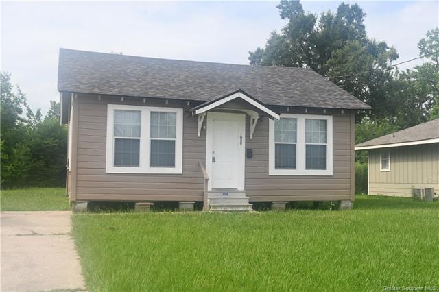 1028 Alamo St in Lake Charles, LA - Building Photo