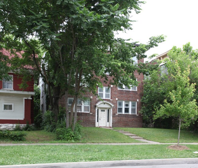 2708-2710 Benton Blvd in Kansas City, MO - Foto de edificio - Building Photo