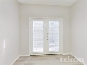 15243 Bedford Glen Dr in Channelview, TX - Foto de edificio - Building Photo