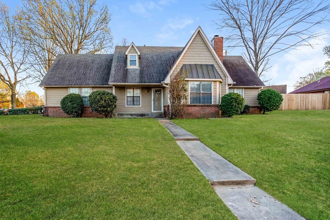 6701 Walter Forest Cove in Memphis, TN - Building Photo