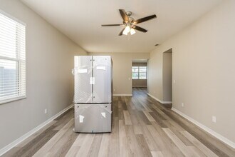 11171 Golden Silence Dr in Riverview, FL - Building Photo - Building Photo