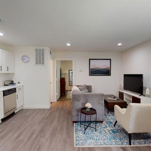 321 E 8th St in Dallas, TX - Building Photo - Building Photo