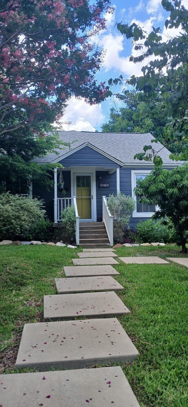8635 San Benito Way in Dallas, TX - Building Photo - Building Photo