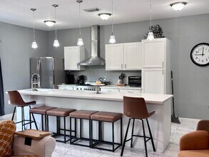 301 Tabor St in Houston, TX - Building Photo - Building Photo