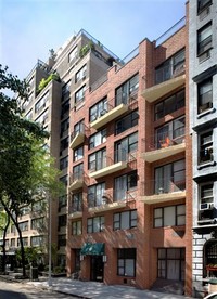 334 East 74th Street in New York, NY - Foto de edificio - Building Photo