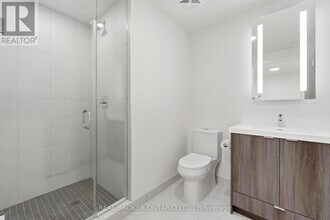 60 Central Park Roadway in Toronto, ON - Building Photo - Building Photo