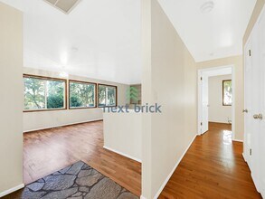 36 128th Ave SE in Bellevue, WA - Building Photo - Building Photo