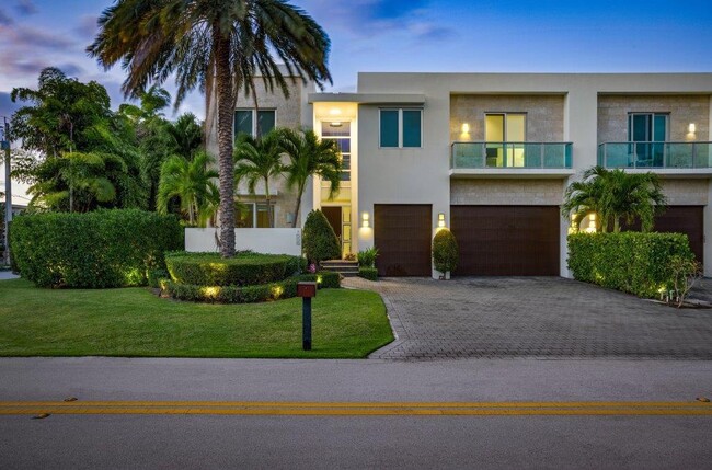 1005 Bucida Rd in Delray Beach, FL - Foto de edificio - Building Photo