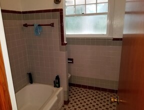 6210 Old Point Rd in Hanahan, SC - Building Photo - Building Photo