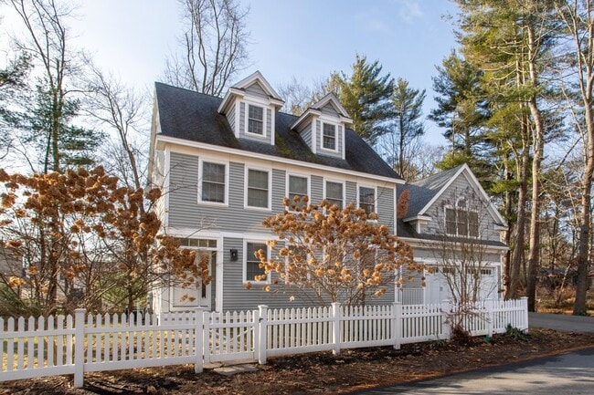 156 N Shore Rd in Hampton, NH - Building Photo - Building Photo