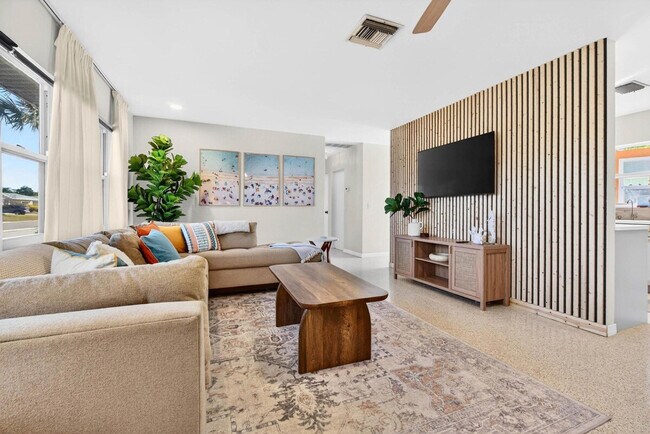 13833 Dominica Dr in Seminole, FL - Building Photo - Building Photo