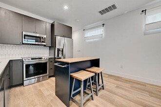 2709 E 5th St. in Austin, TX - Building Photo - Building Photo
