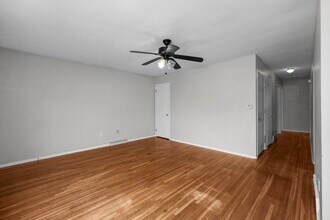 1815 Cody St in Bettendorf, IA - Foto de edificio - Building Photo