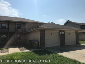 513 Sky Vue Dr in Raymore, MO - Building Photo - Building Photo