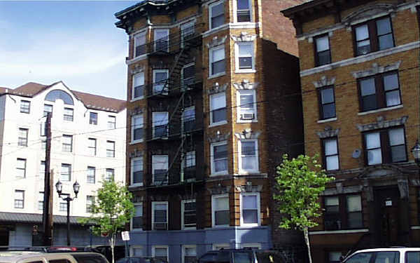 6000-6006 Monroe Pl in West New York, NJ - Building Photo